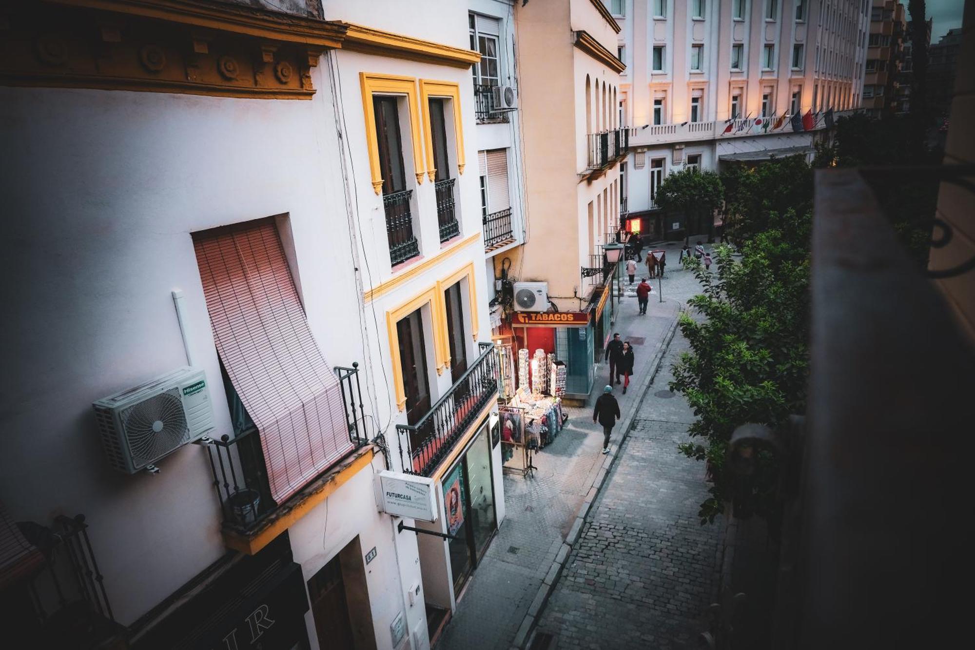 Apartamentos San Roque Seville Luaran gambar