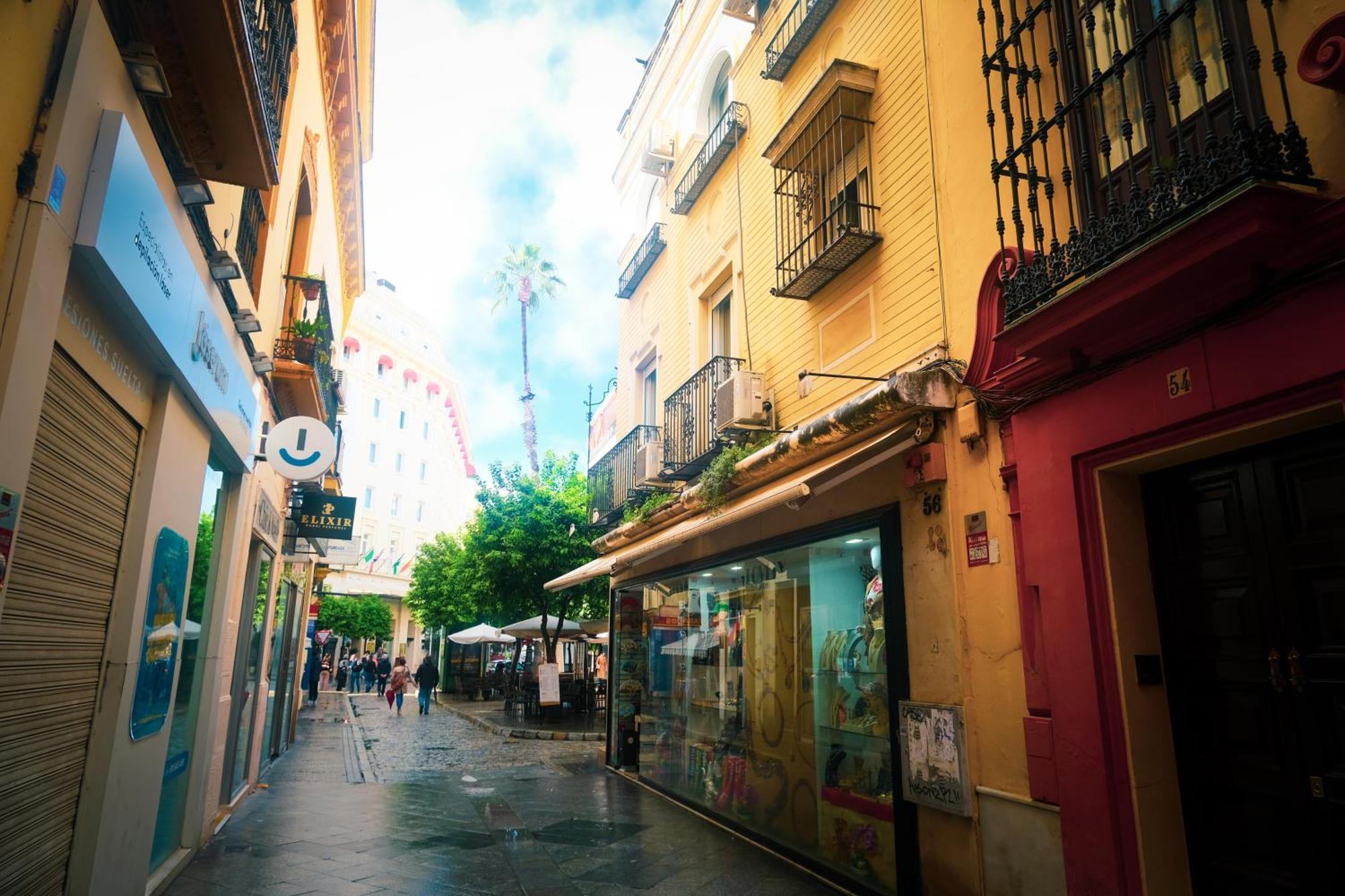 Apartamentos San Roque Seville Luaran gambar