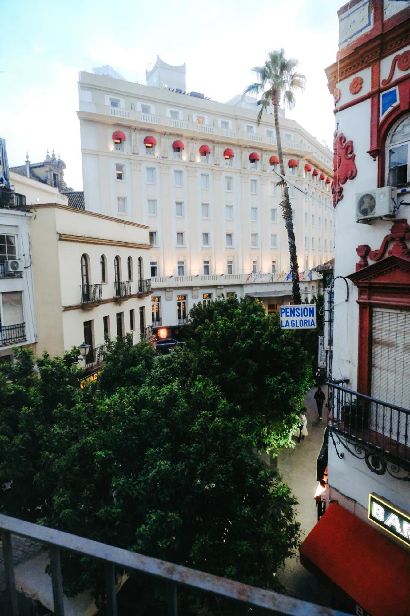 Apartamentos San Roque Seville Luaran gambar