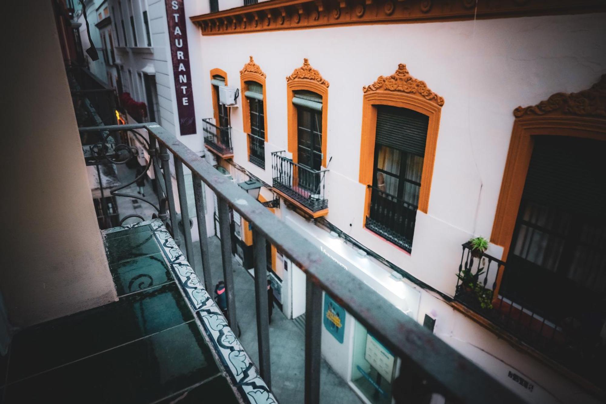 Apartamentos San Roque Seville Luaran gambar