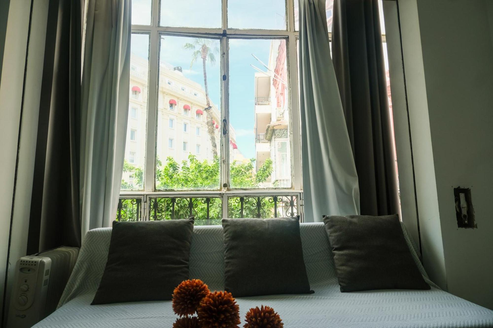 Apartamentos San Roque Seville Luaran gambar