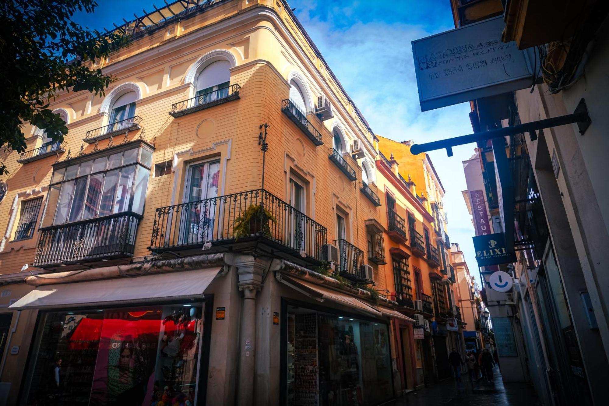 Apartamentos San Roque Seville Luaran gambar