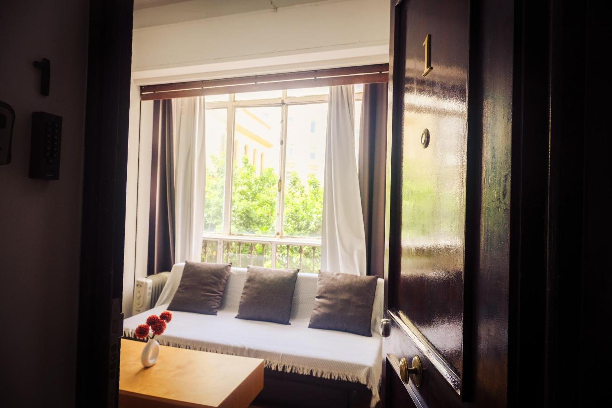 Apartamentos San Roque Seville Luaran gambar