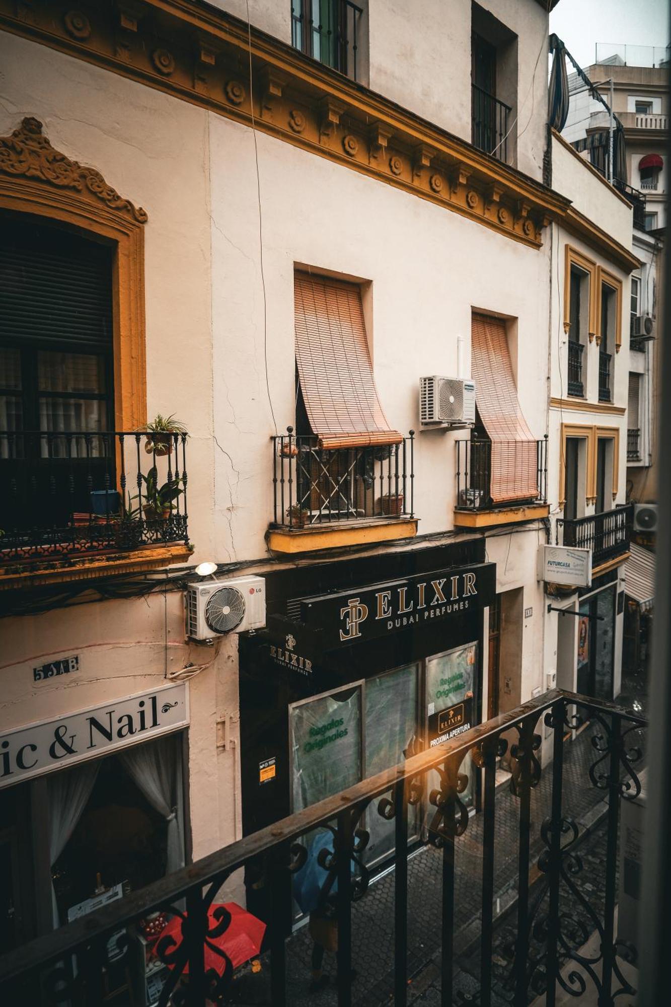 Apartamentos San Roque Seville Luaran gambar